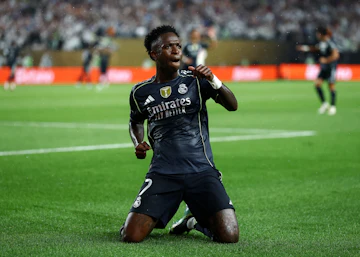 Vinicius firar efter sitt mål mot Salzburg