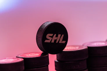 SHL puck