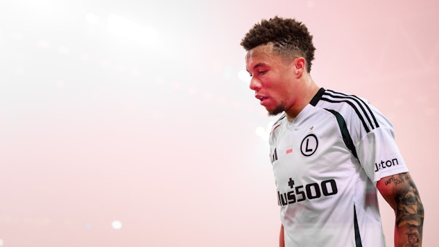 Steve Kapaudi, försvarare i Legia