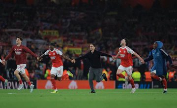 Arsenal firar finalplatsen efter 20 års väntan.
