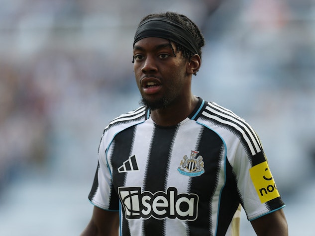 Elanga, Newcastle-spelare