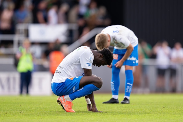 Värnamo-spelare mot Hammarby